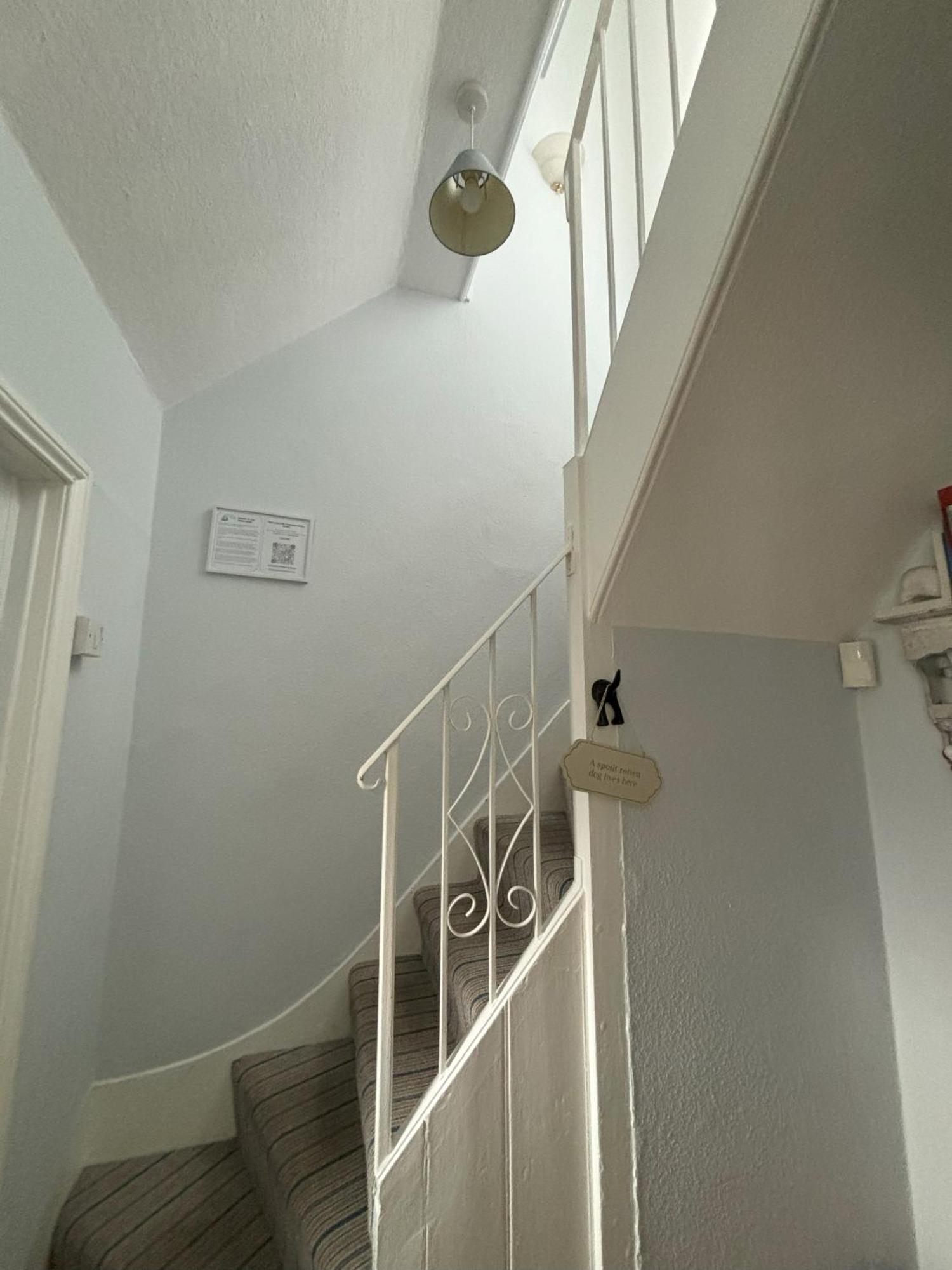 Downs Gate Cottage Истбурн Экстерьер фото